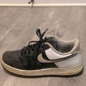 Mens size 10 Air Force 1s black/white